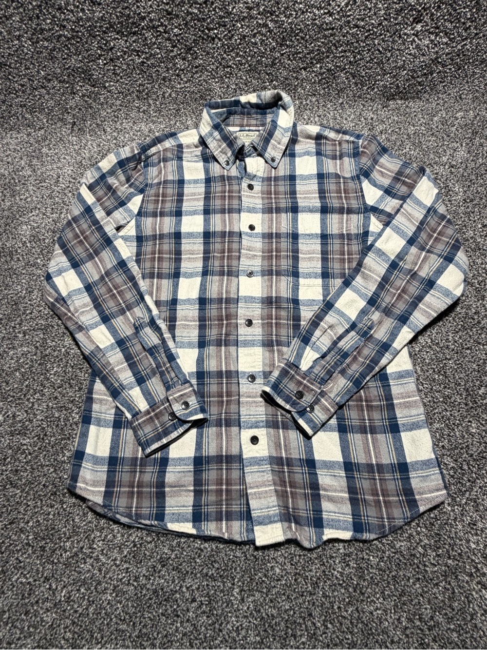 Vintage L.L. Bean Blue and Brown Plaid Long-Sleeve Button-Down Flannel Medium